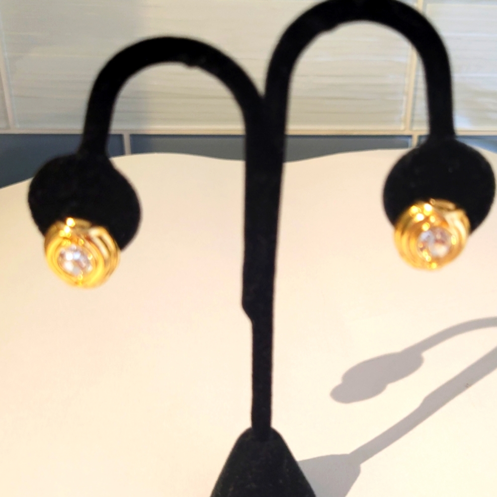 Nolan Miller Clip on earrings